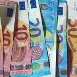 Символ € приховує особливий зміст: що насправді означає знак євро