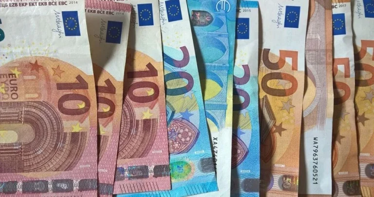 Символ € приховує особливий зміст: що насправді означає знак євро