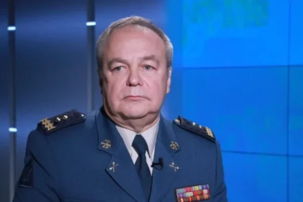 Генерал запропонував закрити виїзд молоді та відправляти її на оборонні заводи