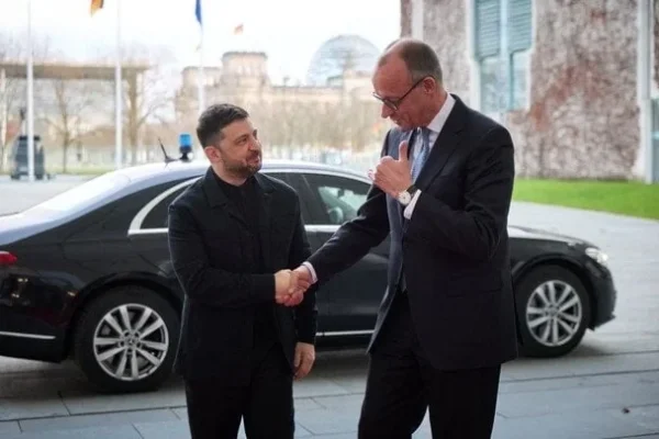 Що Зеленський і Мерц побачили на місці удару по НАН?