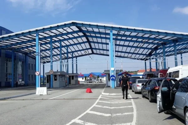 Українців можуть не впустити до Польщі через гроші: скільки потрібно мати на кордоні