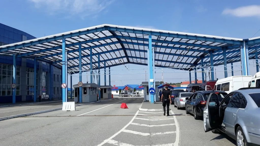 Українців можуть не впустити до Польщі через гроші: скільки потрібно мати на кордоні